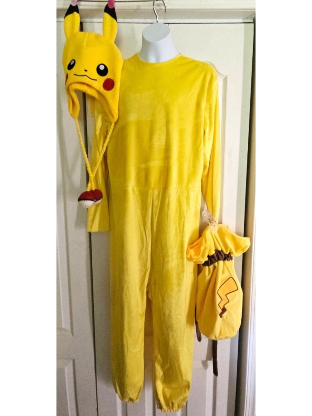 Pokemon Pikachu Costume Kids 10-12 Beanie Hat Trick or Treat Bag Tail Halloween